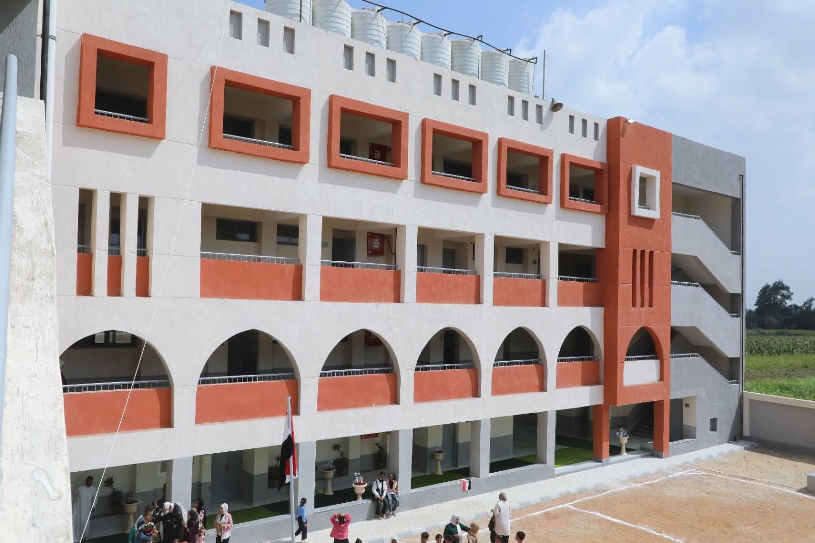 تنفيذ مدارس تدعم جودة التعليم (5)