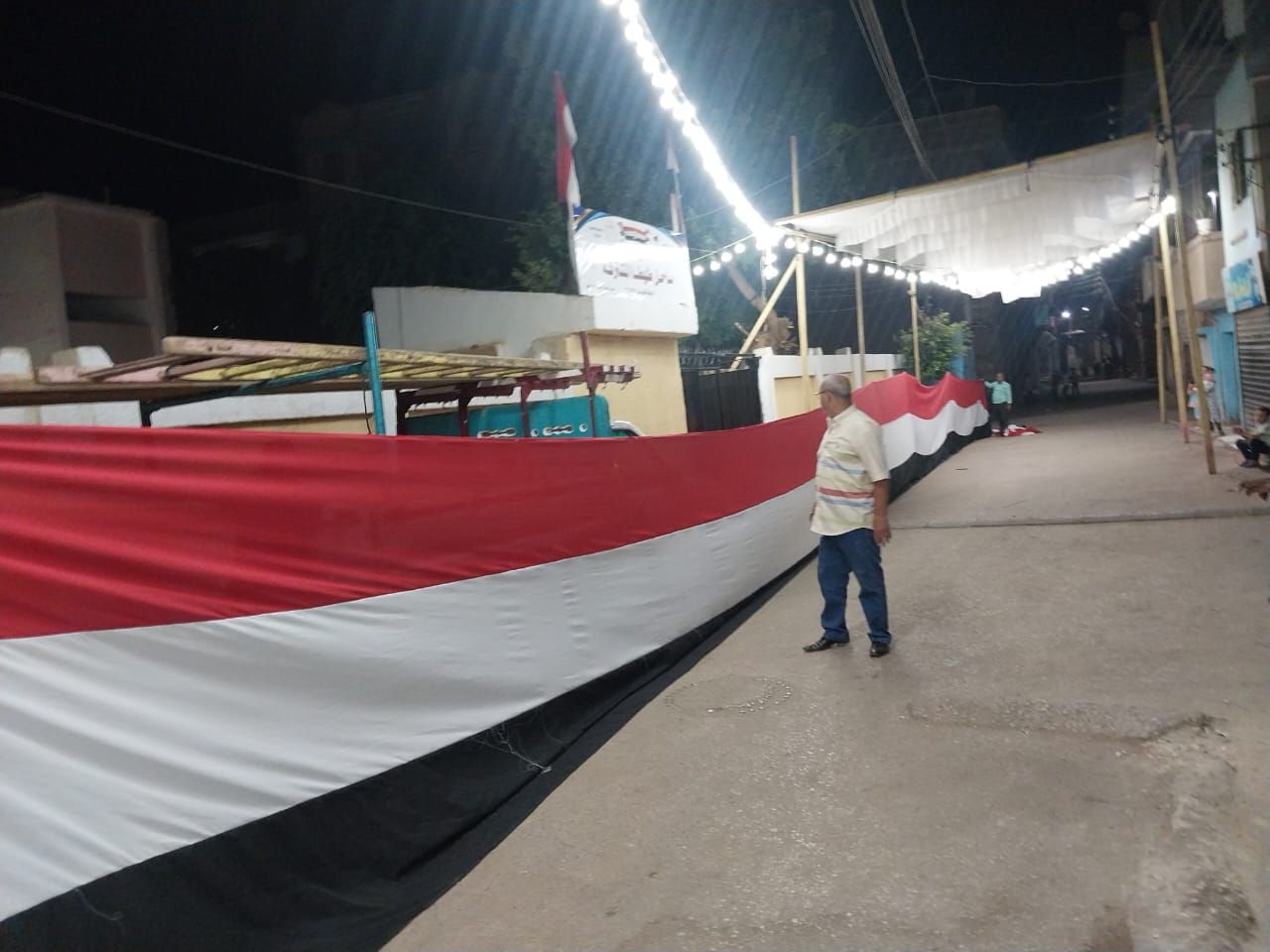 علم مصر يزين المقرات الإنتخابية علم مصر يزين المقرات الإنتخابية