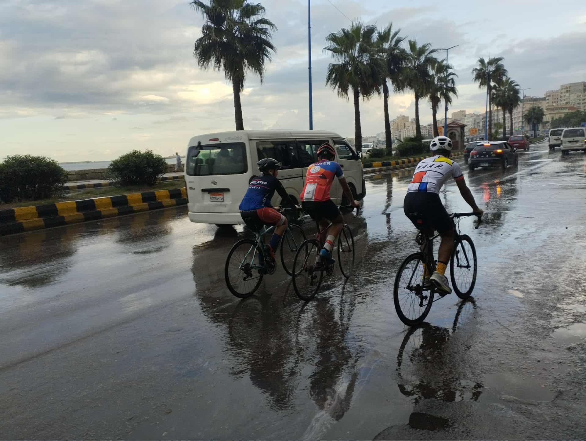 ممارسة الرياضة تحت امطار الإسكندرية ممارسة الرياضة تحت امطار الإسكندرية