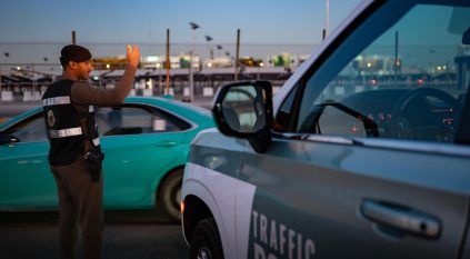 اصطدام شاحنة ومركبة في جدة والمرور يباشر