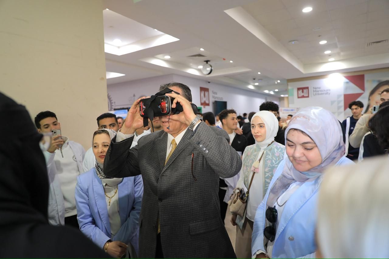 رئيس الجامعة يتابع ما وصل اليه طلاب الصيدلة في علاج مرضي السكري