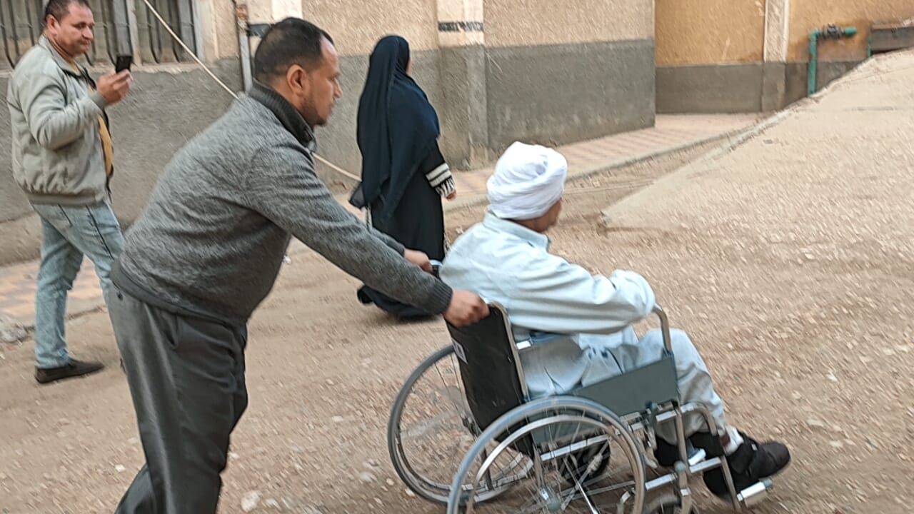 أثناء توصيله للجنة أثناء توصيله للجنة