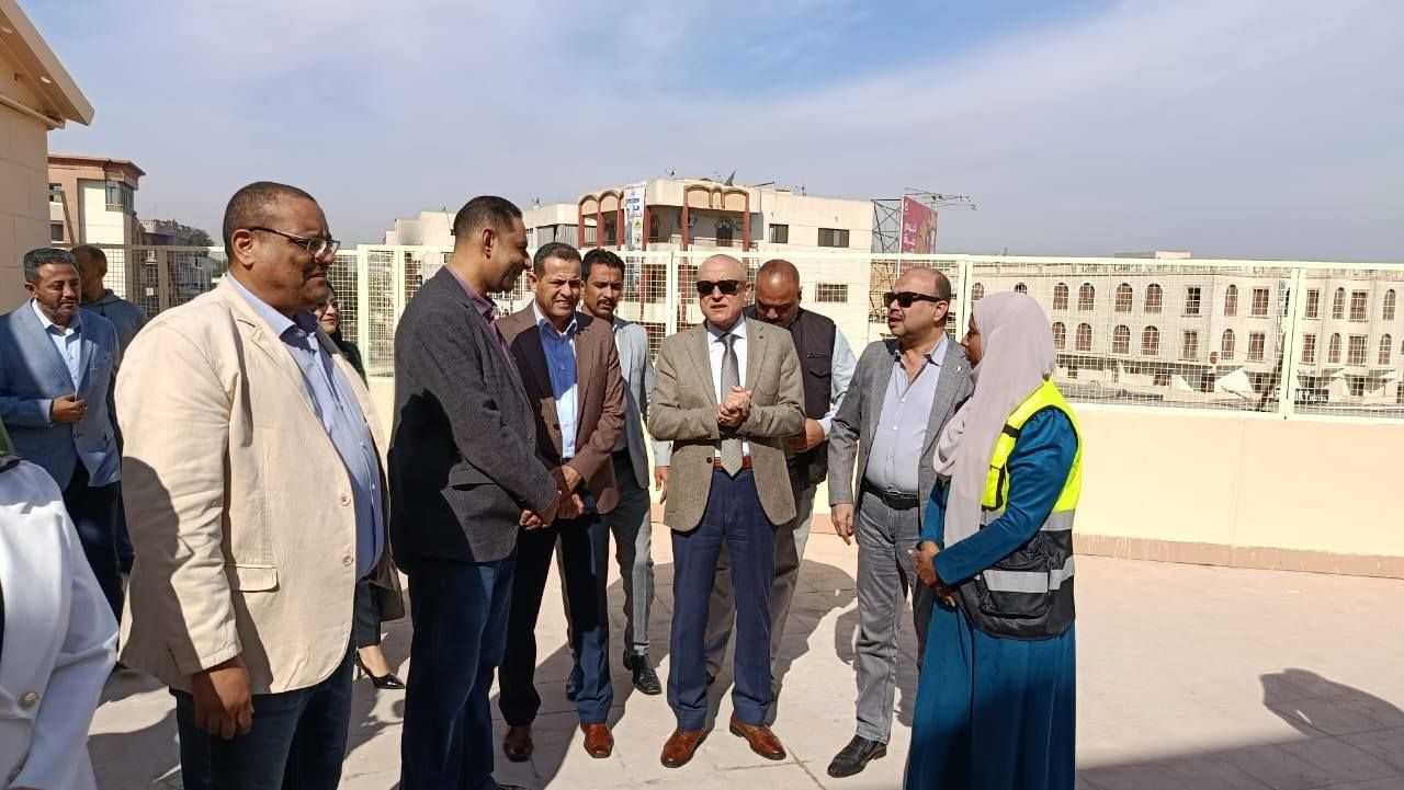 محافظ الأقصر يفتتح أعمال تطوير مكتبة مصر العامة للمبنى الداخلى والخارجى