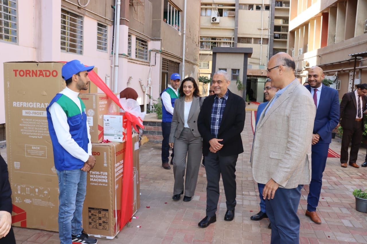 خلال توزيع الأجهزة خلال توزيع الأجهزة