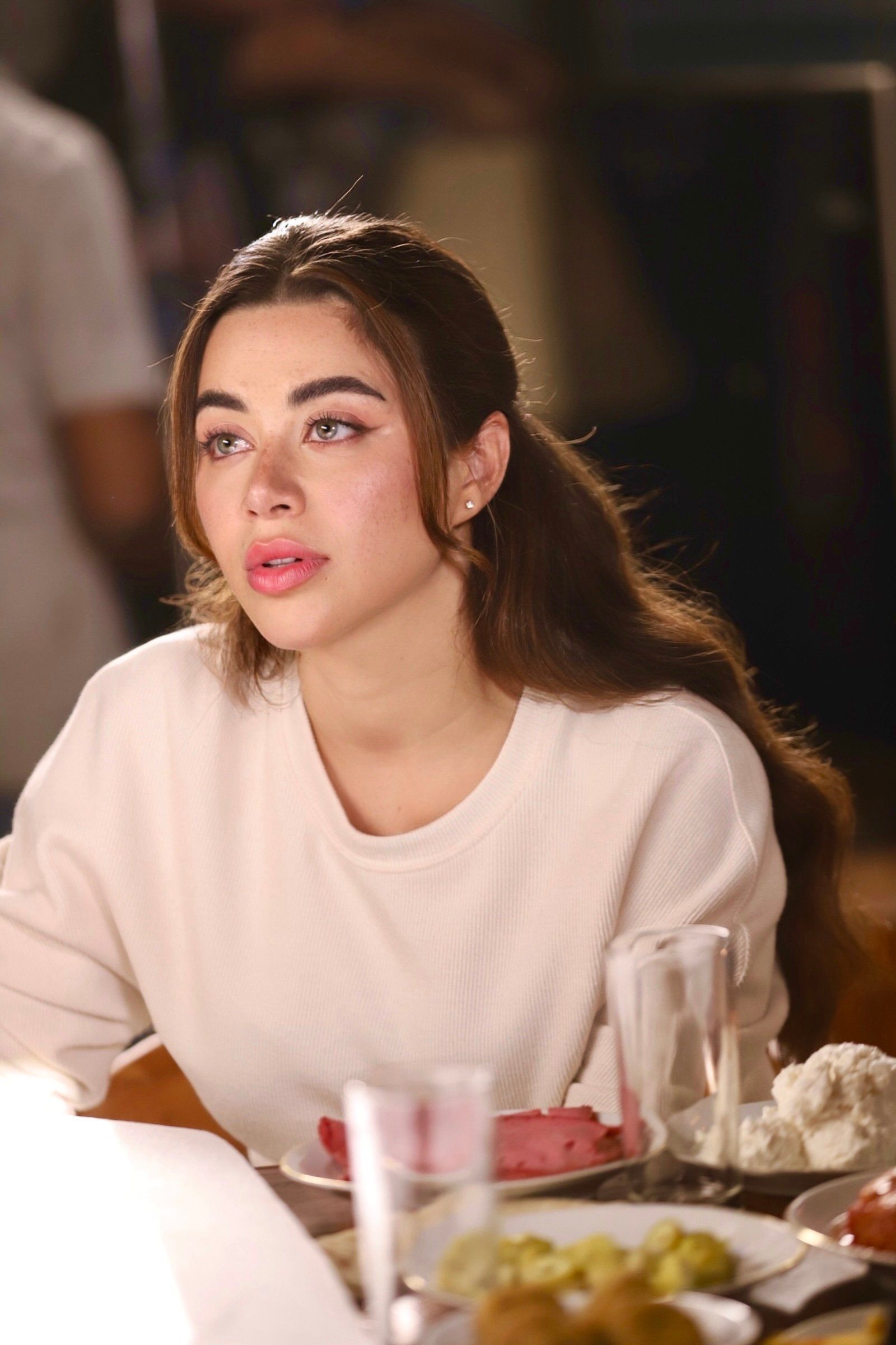 يارا السكري فى أحدث صور لها بشخصية روح من كواليس علي كلاي (2) يارا السكري فى أحدث صور لها بشخصية روح من كواليس علي كلاي (2)