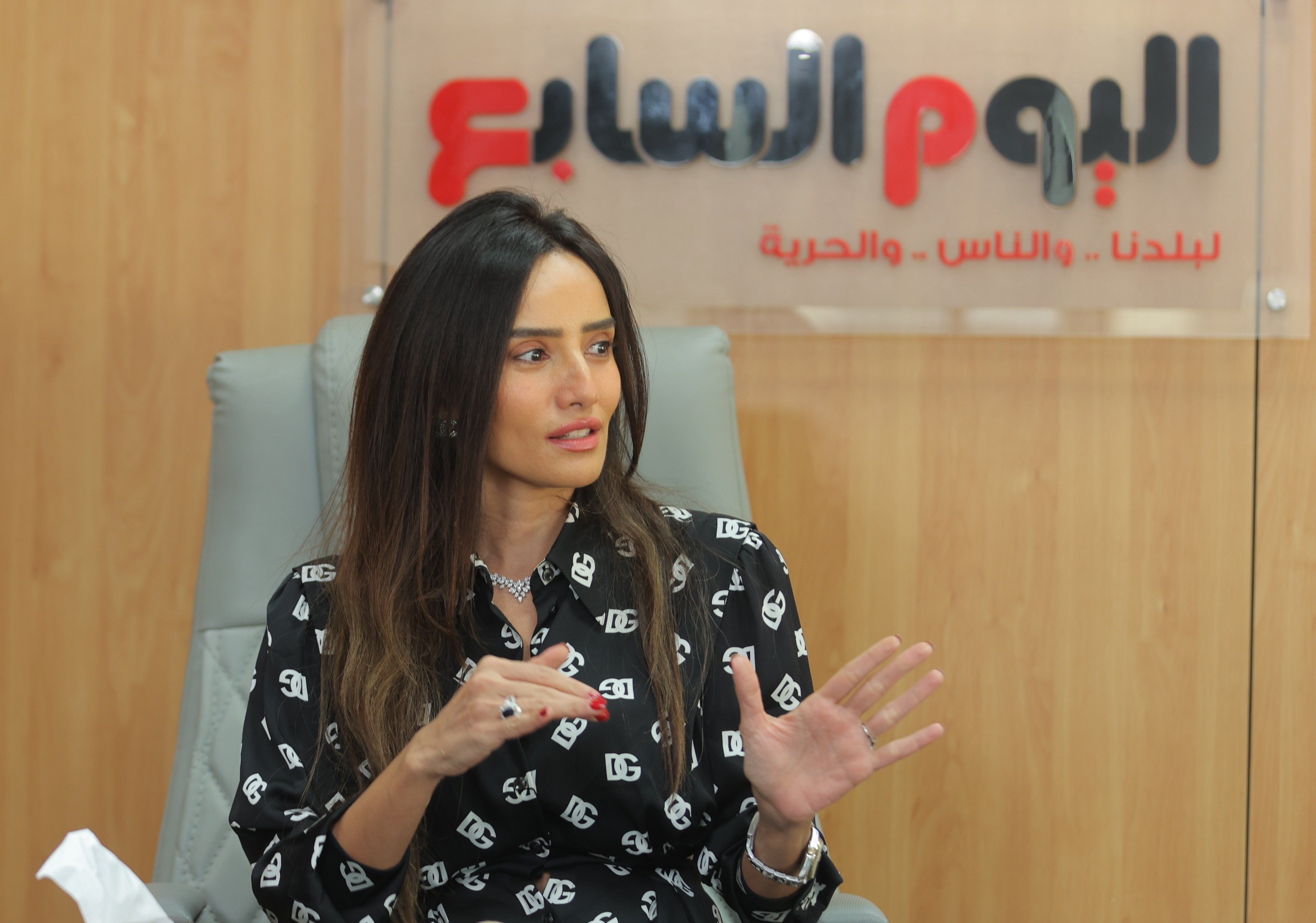 زينة تتحدث عن ورد وشوكولاته فى ندوة اليوم السابع