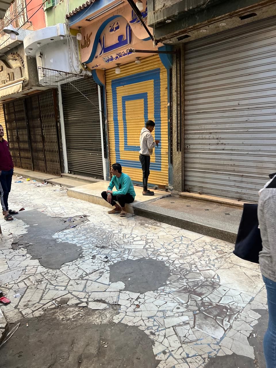 غلق التجار لمحلاتهم غلق التجار لمحلاتهم