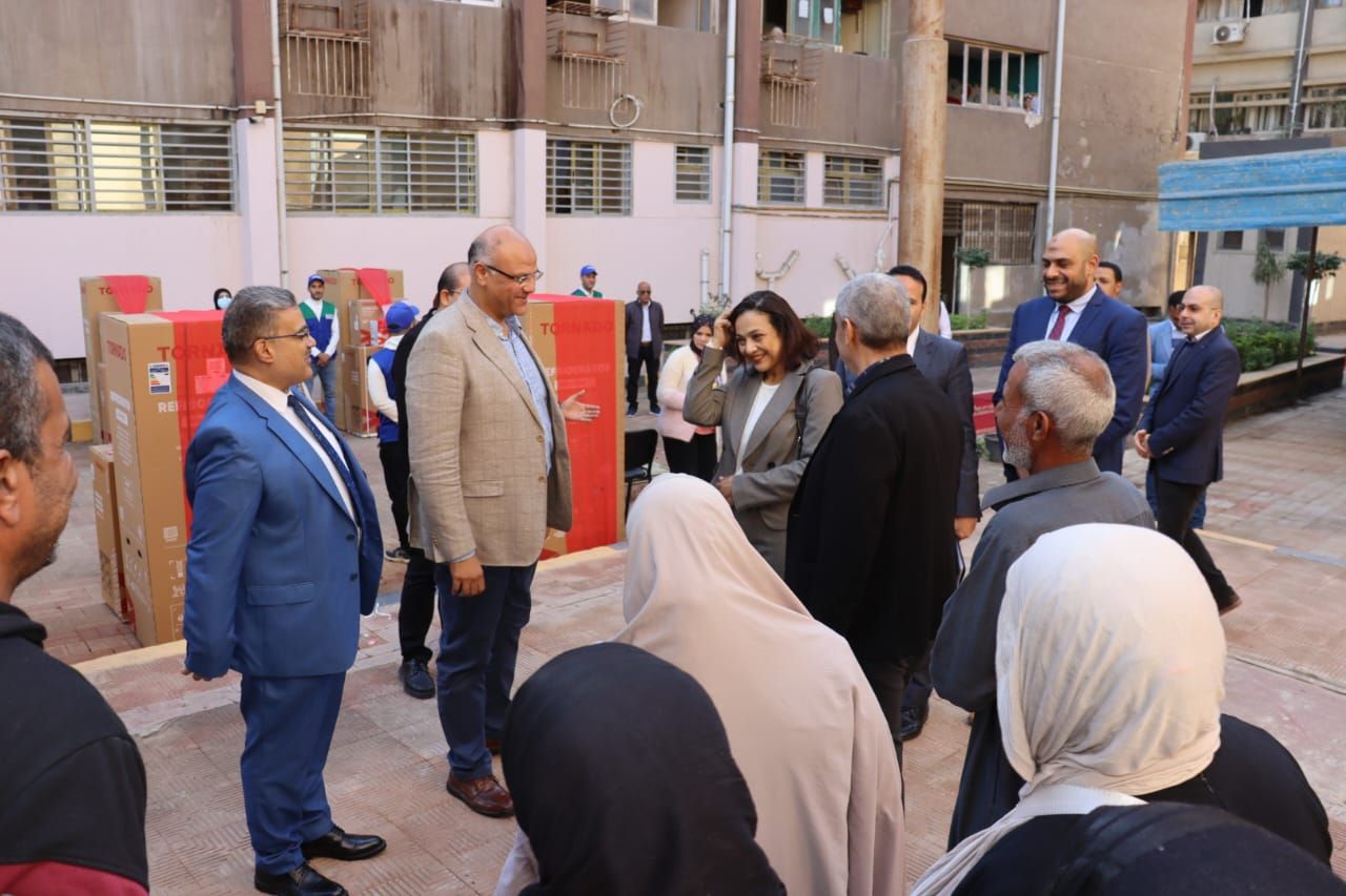 فرحة توزيع الأجهزة الكهربائية فرحة توزيع الأجهزة الكهربائية