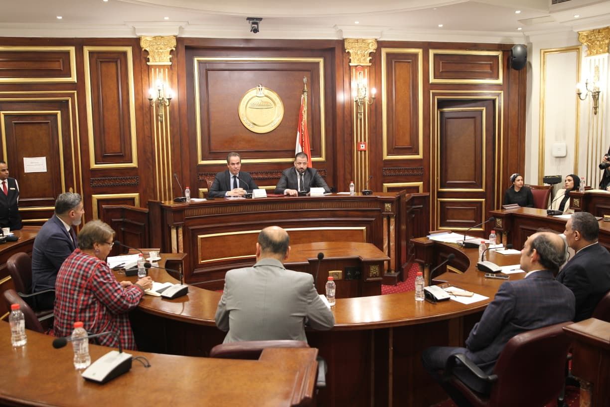 اجتماع اللجنه (2) اجتماع اللجنه (2)