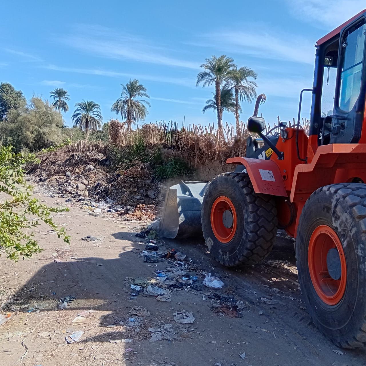 رفع 60 طن مخلفات وتراكمات في حملات نظافة بالقرى والنجوع بالزينية رفع 60 طن مخلفات وتراكمات في حملات نظافة بالقرى والنجوع بالزينية