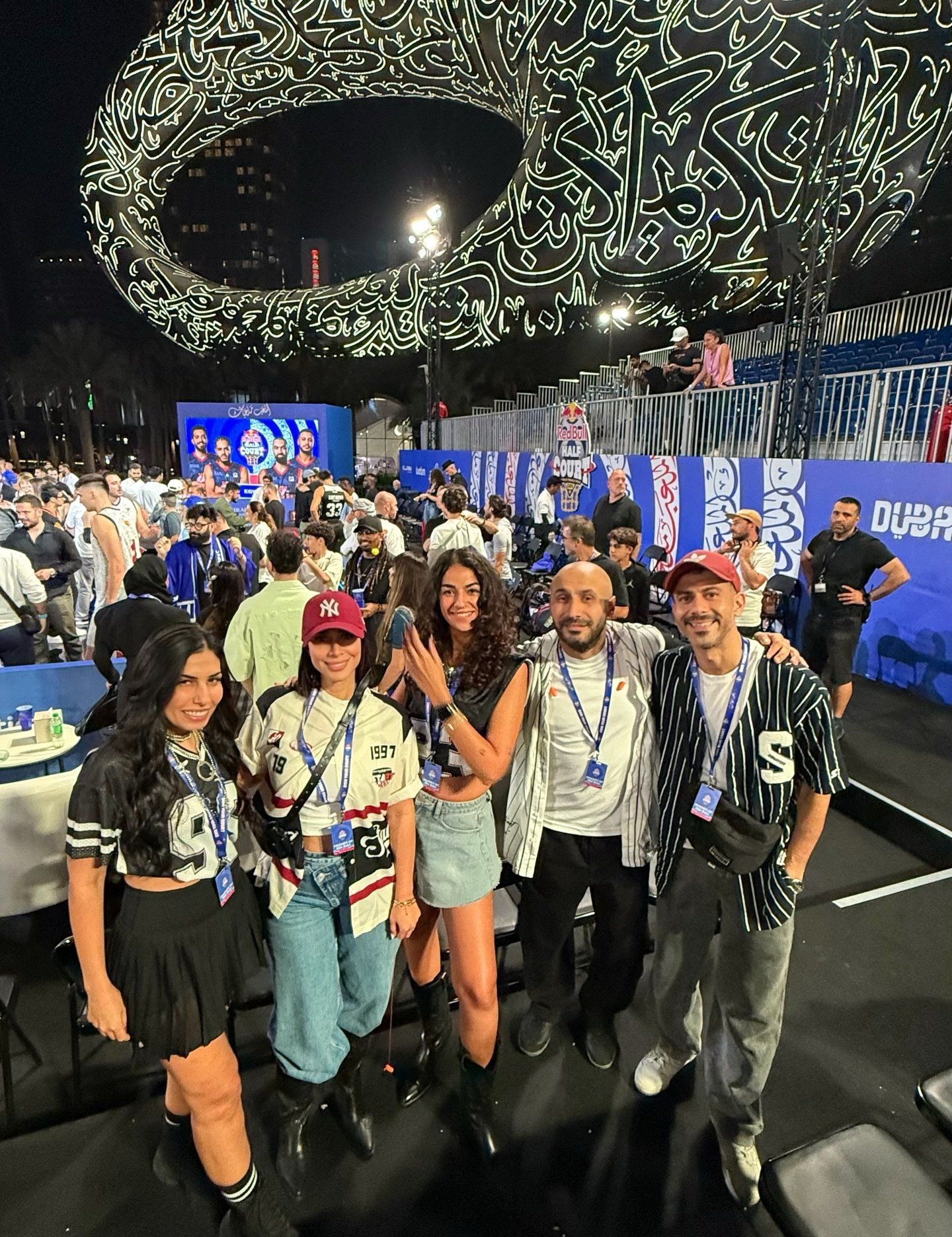 جانب من المسابقة جانب من المسابقة