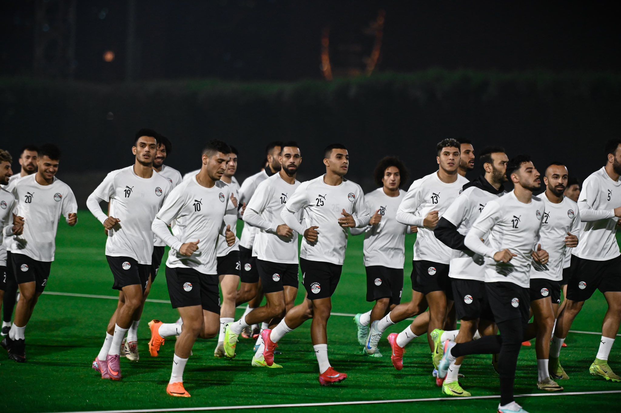 تدريب منتخب مصر استعدادا للامارات في كأس العرب (2) تدريب منتخب مصر استعدادا للامارات في كأس العرب (2)
