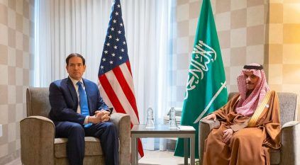 فيصل بن فرحان ونظيره الأمريكي يستعرضان العلاقات الثنائية والمستجدات الإقليمية والدولية