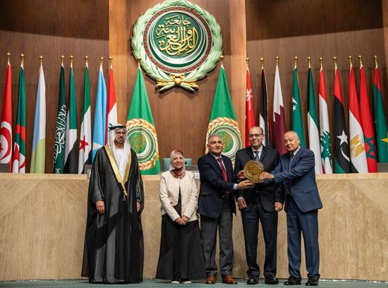 جانب من التكريمات جانب من التكريمات