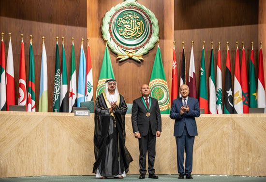 الأمين العام لجامعة الدول العربية ومحافظ القاهرة الأمين العام لجامعة الدول العربية ومحافظ القاهرة