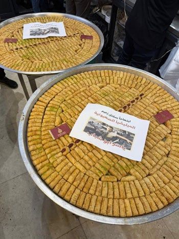 توزيع الحلوى فى قطاع غزة