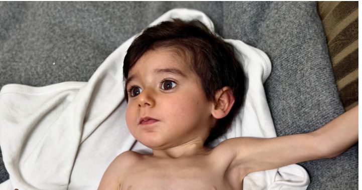 الطفل الفلسطيني المصاب زين الهندي