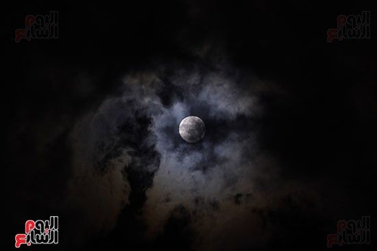 القمر القمر