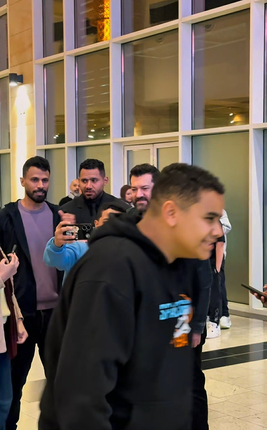 عمرو يوسف مع الجمهور