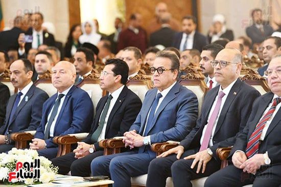 وزيرى الشباب والصحة خلال الافتتاح وزيرى الشباب والصحة خلال الافتتاح