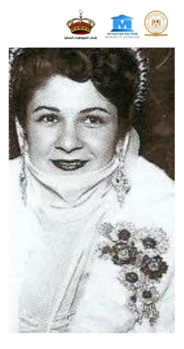 ارتداء التاج كبروش ارتداء التاج كبروش