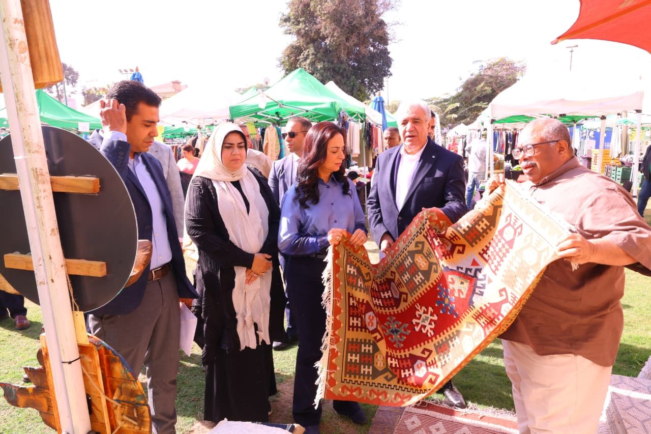 معرض للمنتجات اليدوية والحرفية معرض للمنتجات اليدوية والحرفية