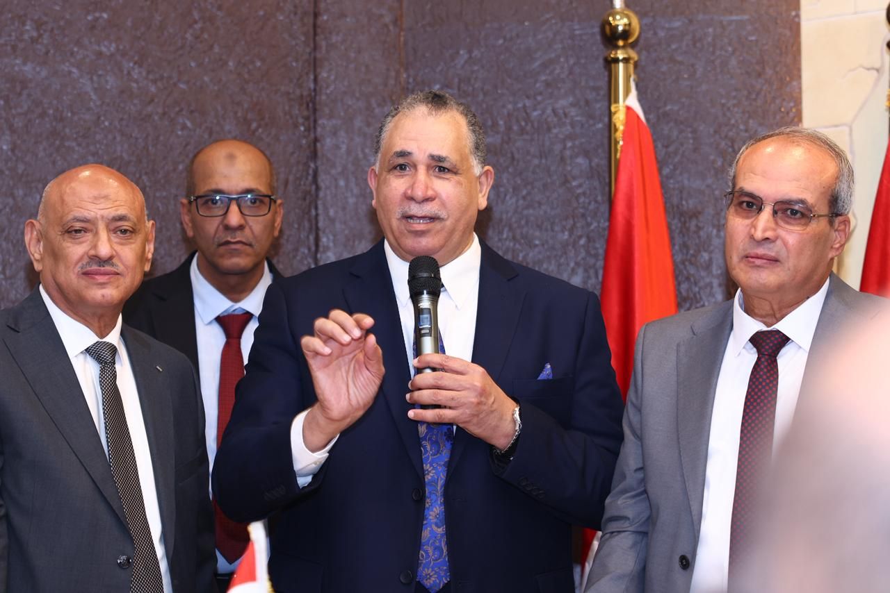 72d0d699-fbe6-4127-a2ff-b48c9beab4af 72d0d699-fbe6-4127-a2ff-b48c9beab4af