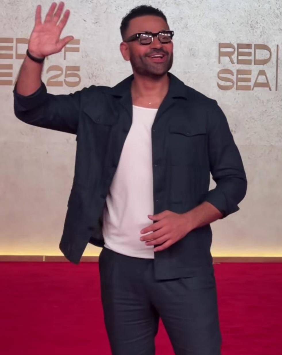 أسماء جلال وصبا مبارك وحسن الرداد على السجادة الحمراء لمهرجان البحر الأحمر (4) أسماء جلال وصبا مبارك وحسن الرداد على السجادة الحمراء لمهرجان البحر الأحمر (4)