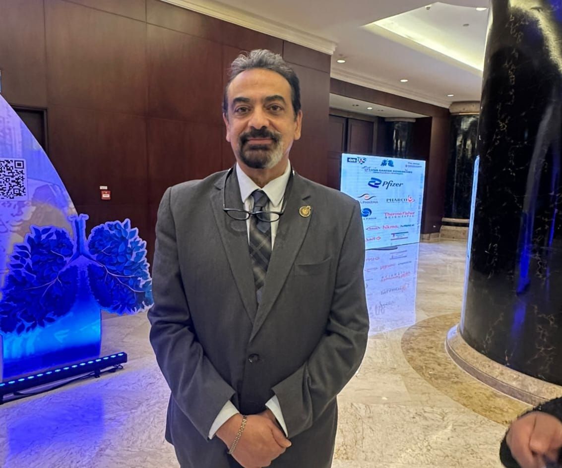 د حسام عبد الغفار خلال مؤتمر المؤسسة الطبية الدولية الاورام الرئة د حسام عبد الغفار خلال مؤتمر المؤسسة الطبية الدولية الاورام الرئة