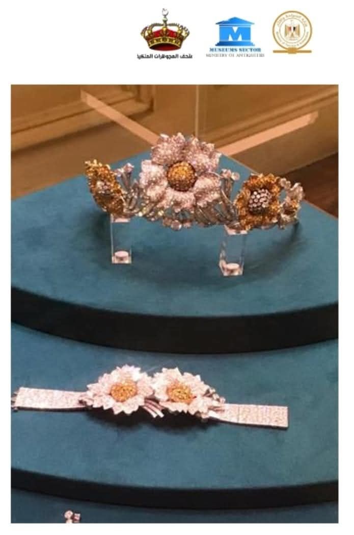 التاج بمتحف المجوهرات التاج بمتحف المجوهرات