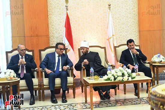 حوار بين وزير الصحة ووزير الاوقاف حوار بين وزير الصحة ووزير الاوقاف