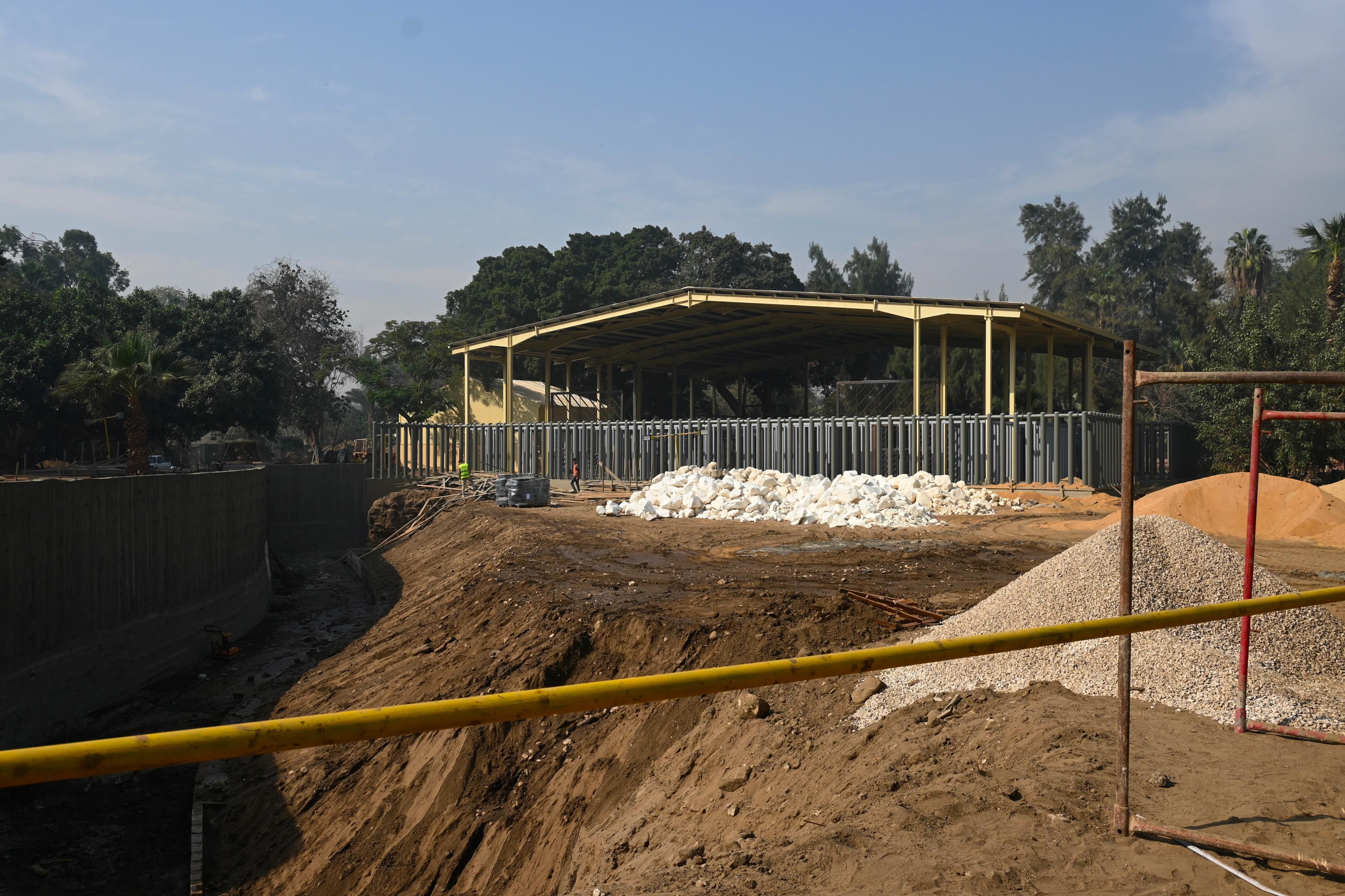 تجهيز بيت الفيل بحديقة الحيوان تجهيز بيت الفيل بحديقة الحيوان