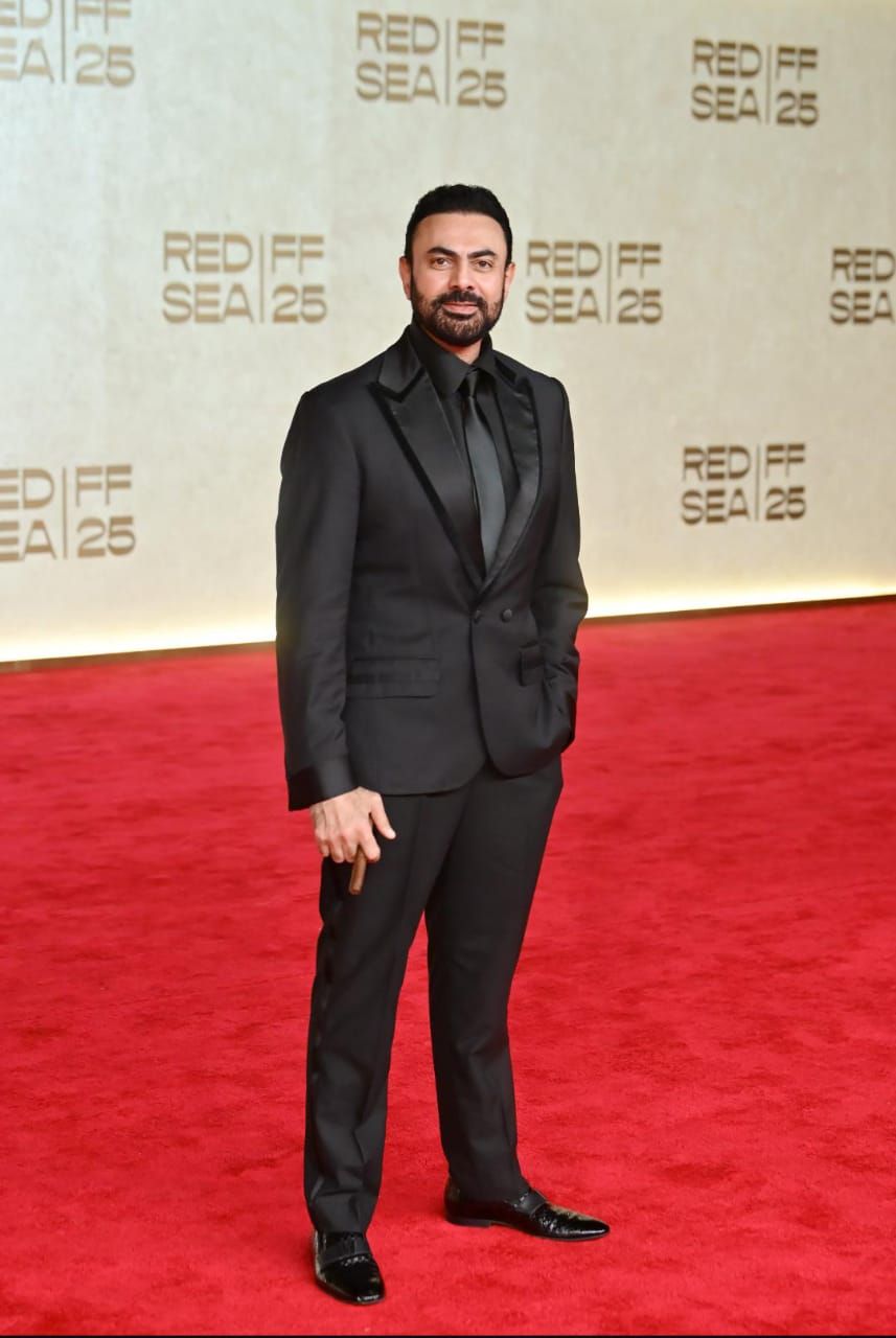 محمد كريم على السجادة الحمراء لفيلم جوليت بينوش In-I in Motion بمهرجان البحر الأحمر (1) محمد كريم على السجادة الحمراء لفيلم جوليت بينوش In-I in Motion بمهرجان البحر الأحمر (1)