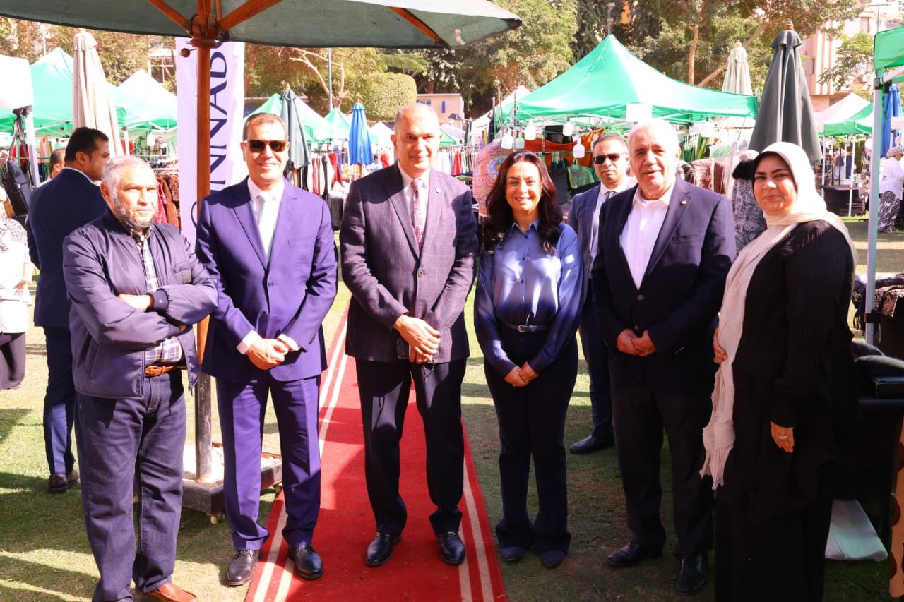 الدكتورة مايا مرسى وزيرة التضامن تفتتح المعرض الدكتورة مايا مرسى وزيرة التضامن تفتتح المعرض