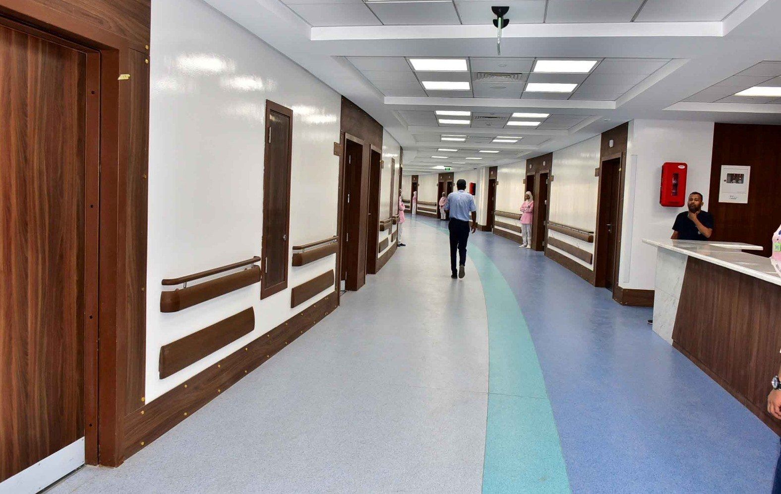 تجهيزات غرف الطوارئ والعيادات داخل المجمع الطبى الدولى بالأقصر تجهيزات غرف الطوارئ والعيادات داخل المجمع الطبى الدولى بالأقصر