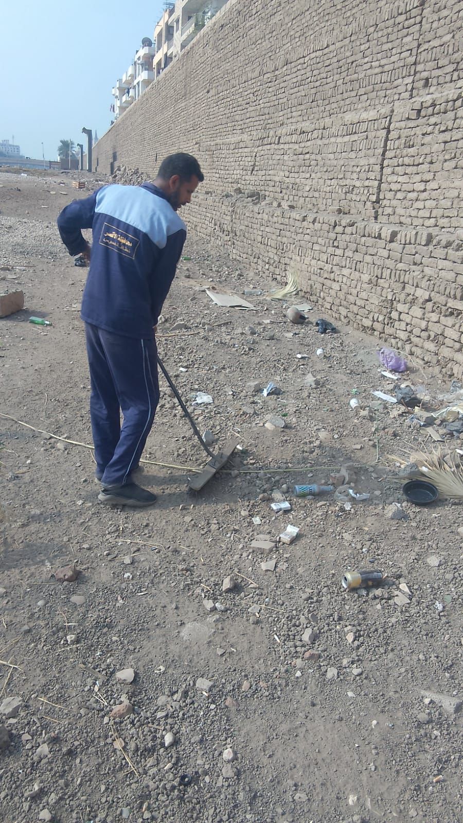 حملات نظافة بمحيط مسار طريق الكباش وإزالة مخلفات الحشائش بمعابد الكرنك حملات نظافة بمحيط مسار طريق الكباش وإزالة مخلفات الحشائش بمعابد الكرنك