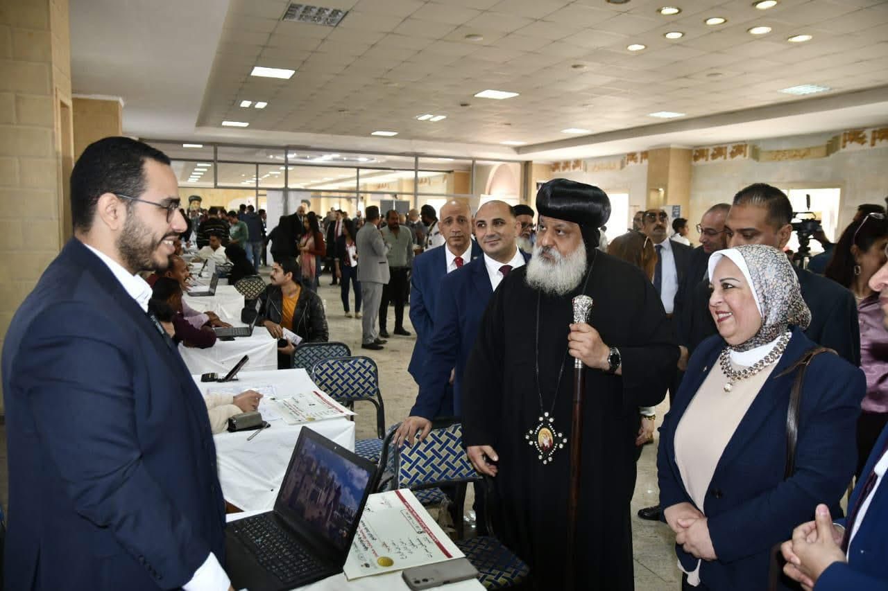 الأنبا ميخائيل خلال الملتقى التوظيفي الخامس الأنبا ميخائيل خلال الملتقى التوظيفي الخامس