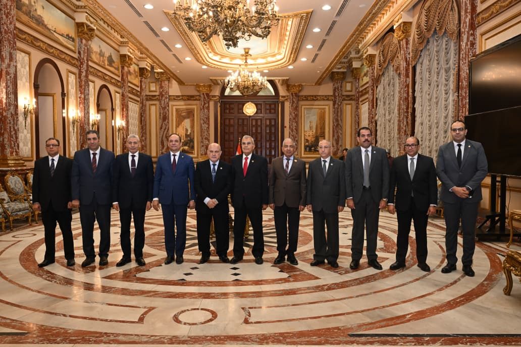 خلال اللقاء (2) خلال اللقاء (2)