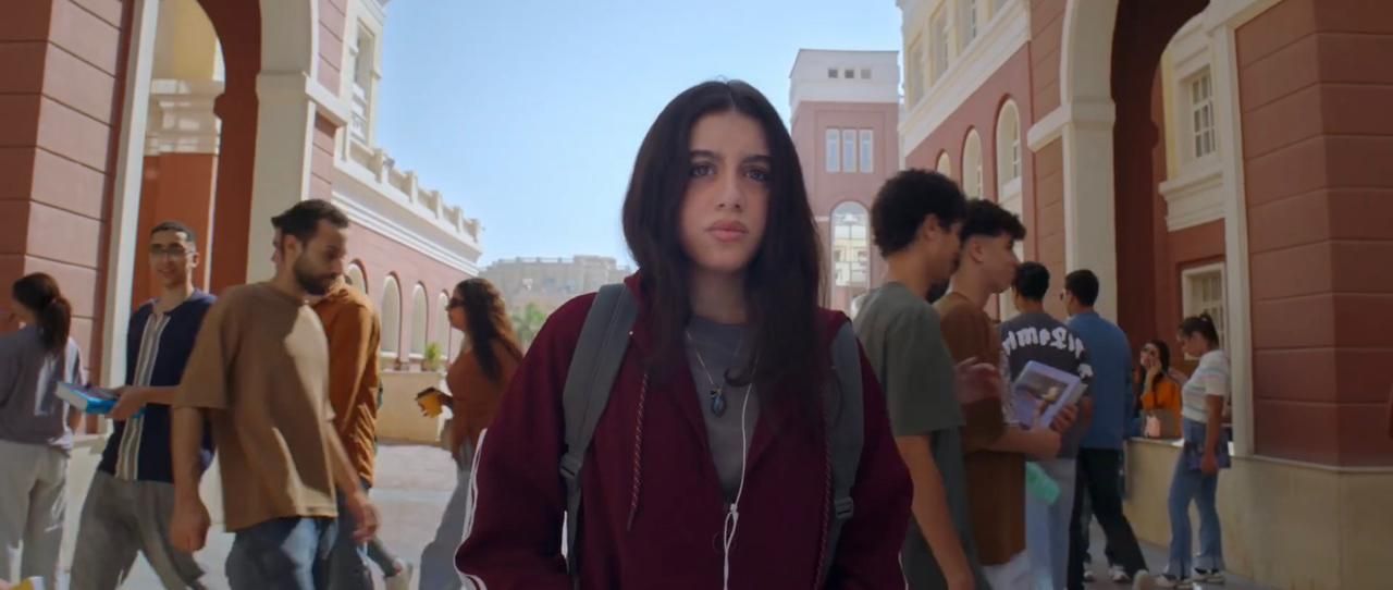 ياسمينا العبد تغني تتر النهاية لمسلسل ميد ترم (1)