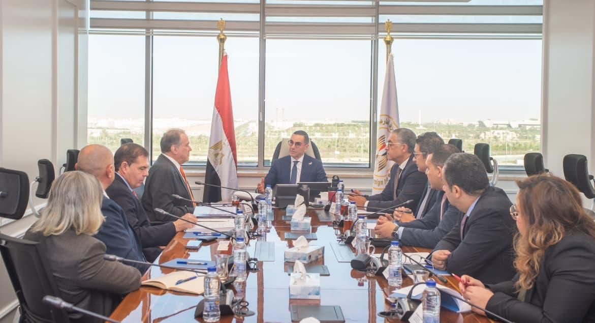 المهندس حسن الخطيب وزير الاستثمار (4) المهندس حسن الخطيب وزير الاستثمار (4)