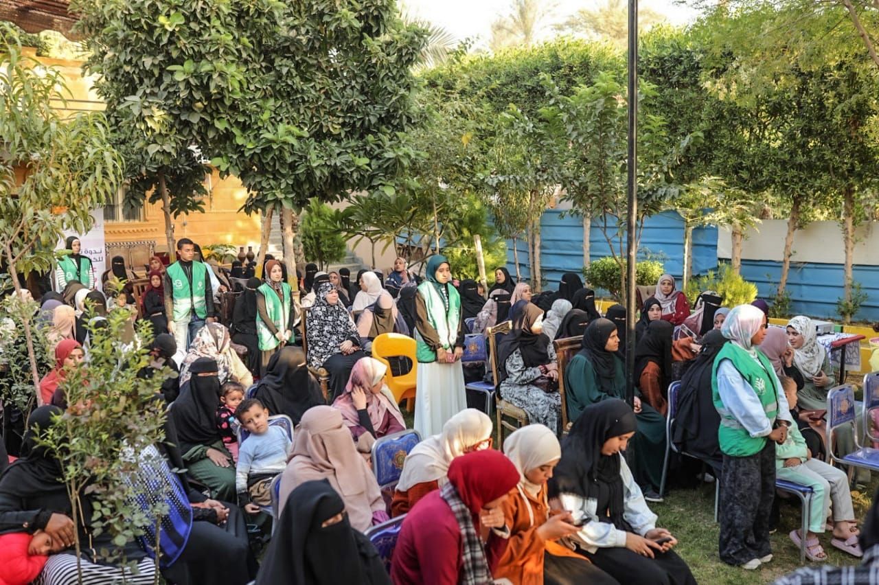 الجارحي وبهية عضوا التحالف الوطنى تطلقان حملة اطمني.. معاكي للتوعية بسرطان الثدي بالجيزة (3) الجارحي وبهية عضوا التحالف الوطنى تطلقان حملة اطمني.. معاكي للتوعية بسرطان الثدي بالجيزة (3)