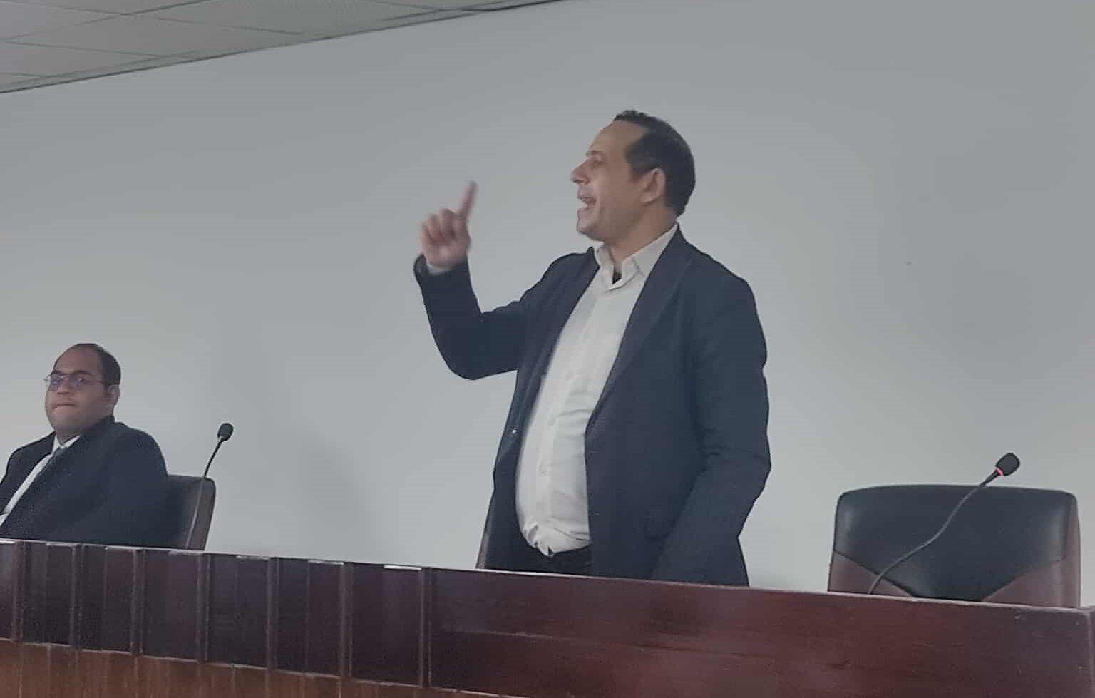 الدكتور محمد ثروت (1)