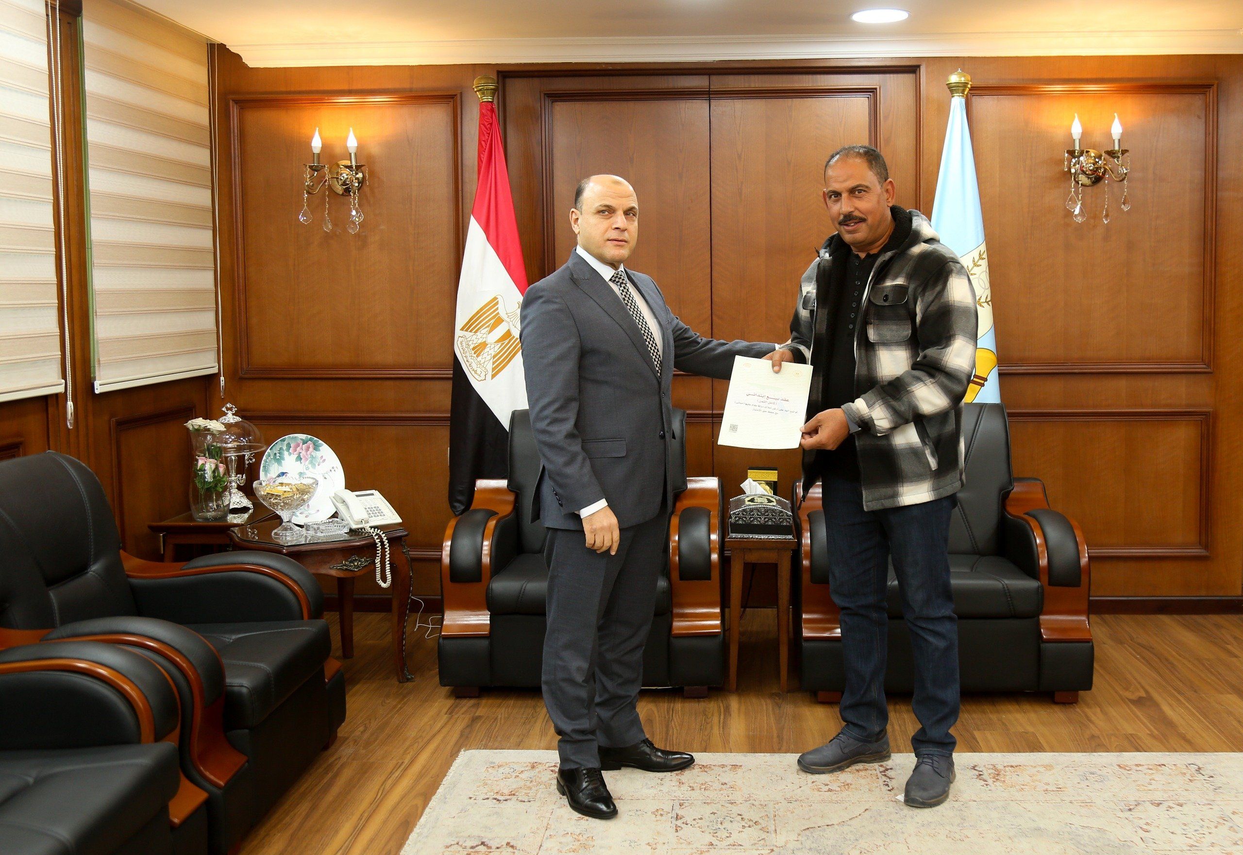 تسليم عقد تقنين تسليم عقد تقنين