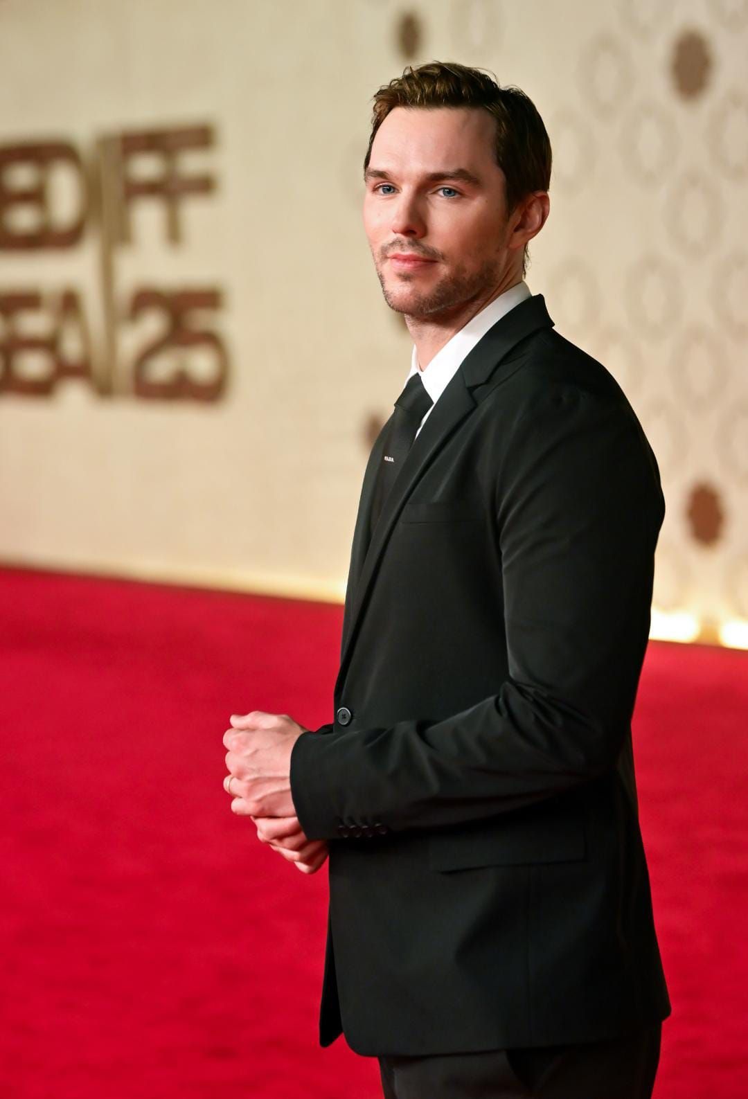 نيكولاس هولت على السجادة الحمراء لمهرجان البحر الأحمر السينمائي (2) نيكولاس هولت على السجادة الحمراء لمهرجان البحر الأحمر السينمائي (2)