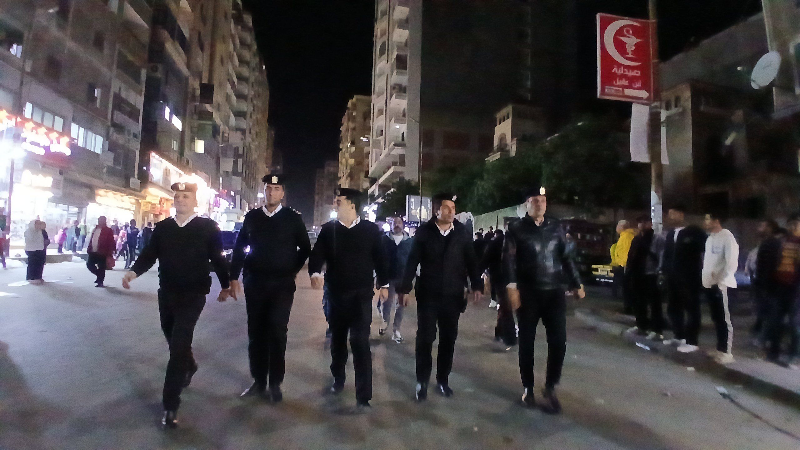 عودة الحركة المرورية بعد رفع الاشغالات عودة الحركة المرورية بعد رفع الاشغالات