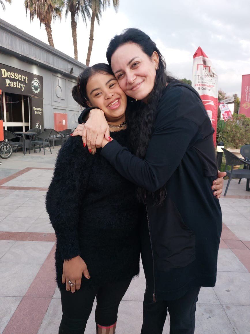 ريهام عبد الغفور مع فتاة مصابة بمتلازمة داون ريهام عبد الغفور مع فتاة مصابة بمتلازمة داون