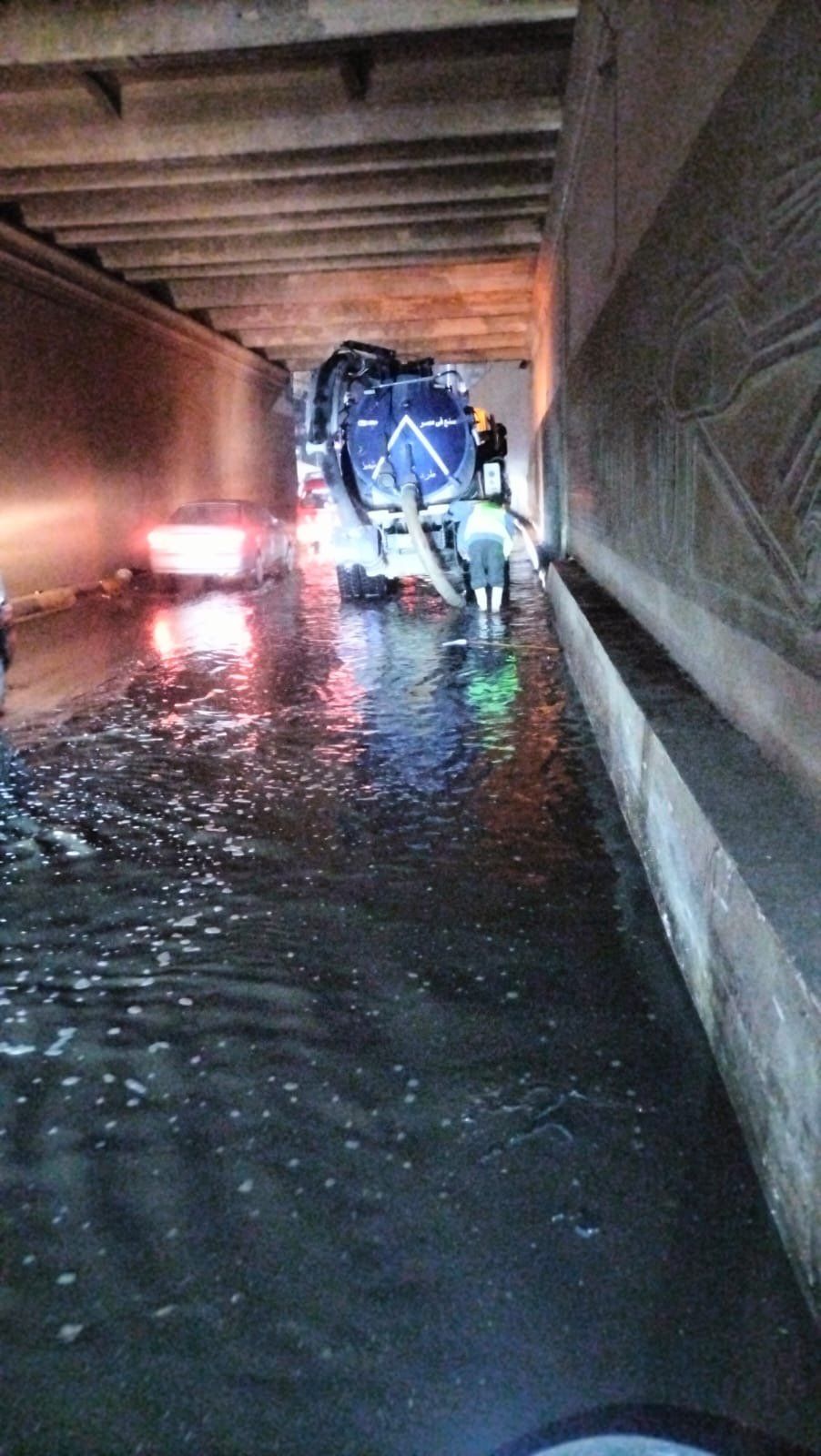 جانب من شفط مياة الأمطار جانب من شفط مياة الأمطار