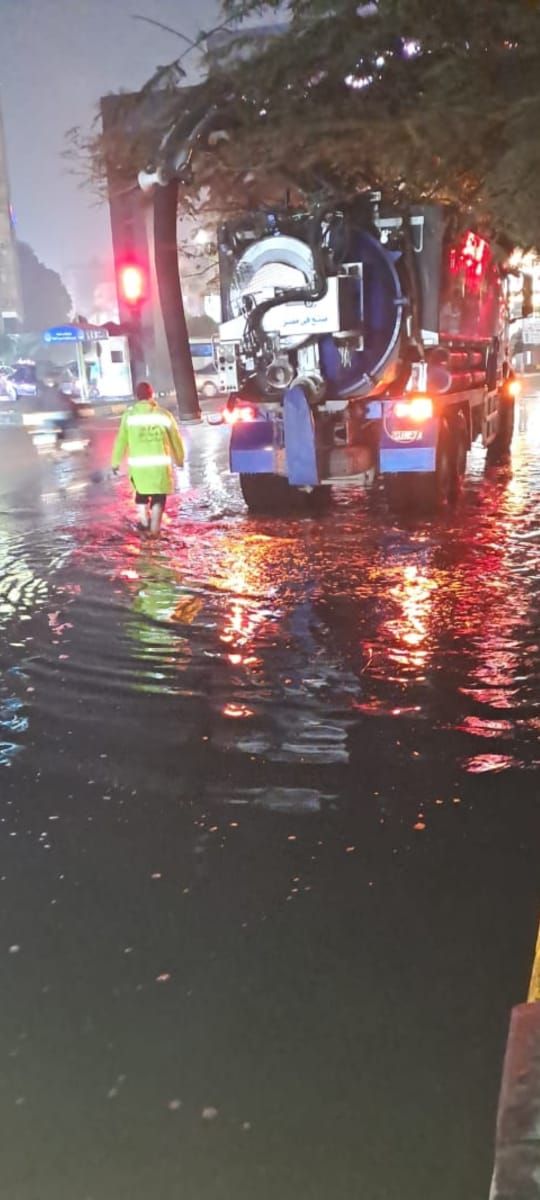 عمليات شفط مياه الامطار (7) عمليات شفط مياه الامطار (7)