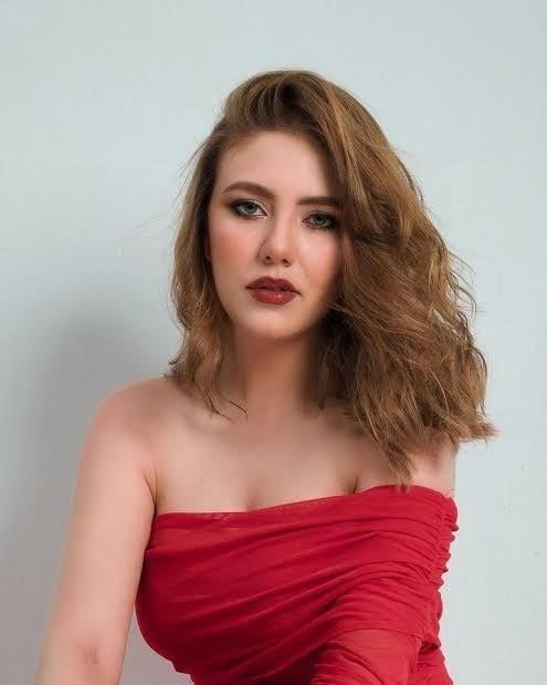 الفنانة رحمة حسن الفنانة رحمة حسن