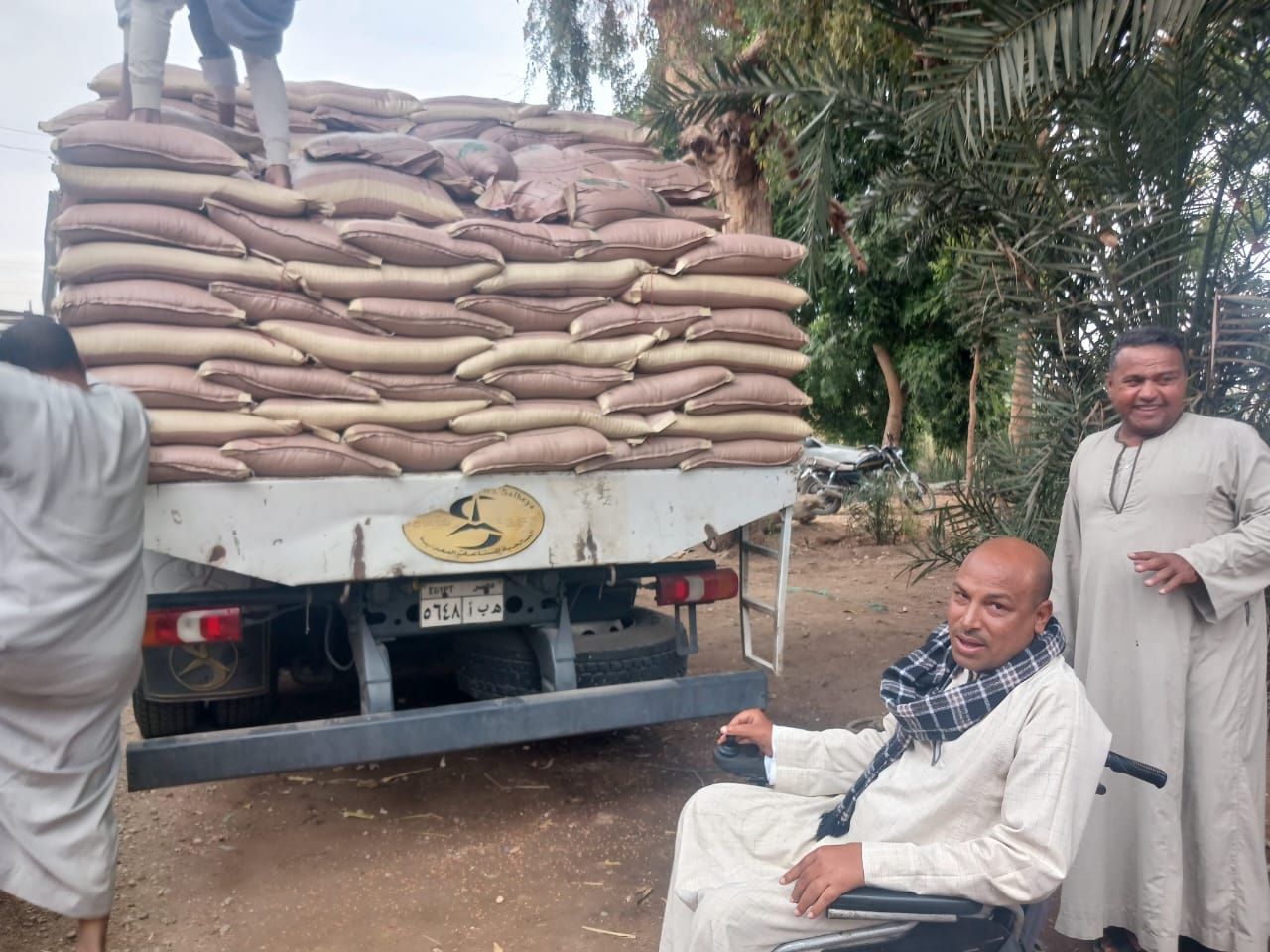 بدء المرحلة الثانية من تسليم تقاوي القمح في الأقصر تحت مظلة التحالف الوطنى بدء المرحلة الثانية من تسليم تقاوي القمح في الأقصر تحت مظلة التحالف الوطنى